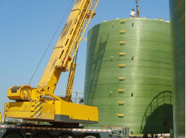 河北玻璃鋼儲罐現場施工圖片